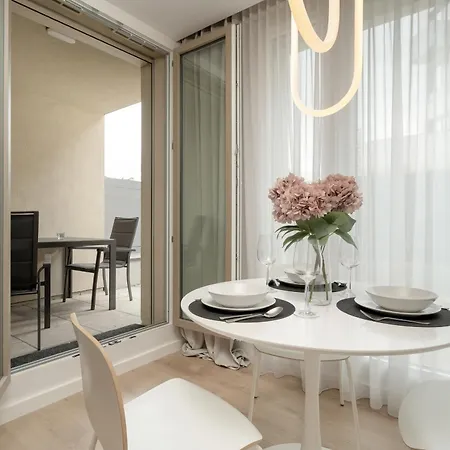 شقة Apartament Z Ogrodkiem Zielona Okolica By Renters