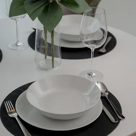 شقة Apartament Z Ogrodkiem Zielona Okolica By Renters فروتسواف