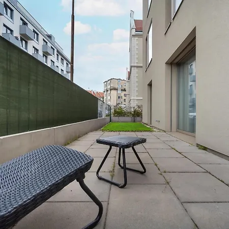 Apartament Z Ogrodkiem Zielona Okolica By Renters شقة *
